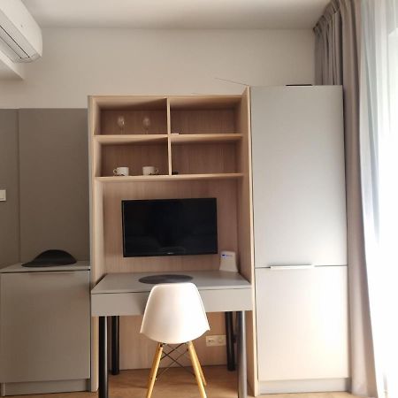 Aparthotel In Warsaw Very Close To The City Center, Free Underground Parking, Wifi, Air Conditioning, Balcony 外观 照片