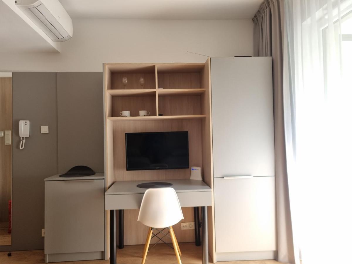 Aparthotel In Warsaw Very Close To The City Center, Free Underground Parking, Wifi, Air Conditioning, Balcony 外观 照片